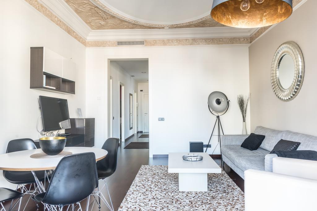 Bailen8 Lägenhet Barcelona Exteriör bild